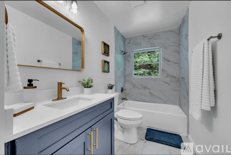 Birmingham House: 917 S Forrest Dr