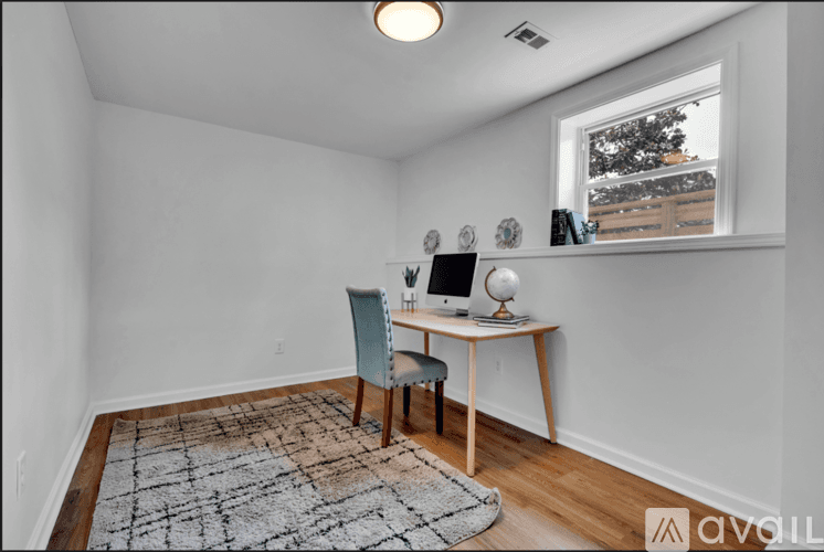 Birmingham House: 917 S Forrest Dr