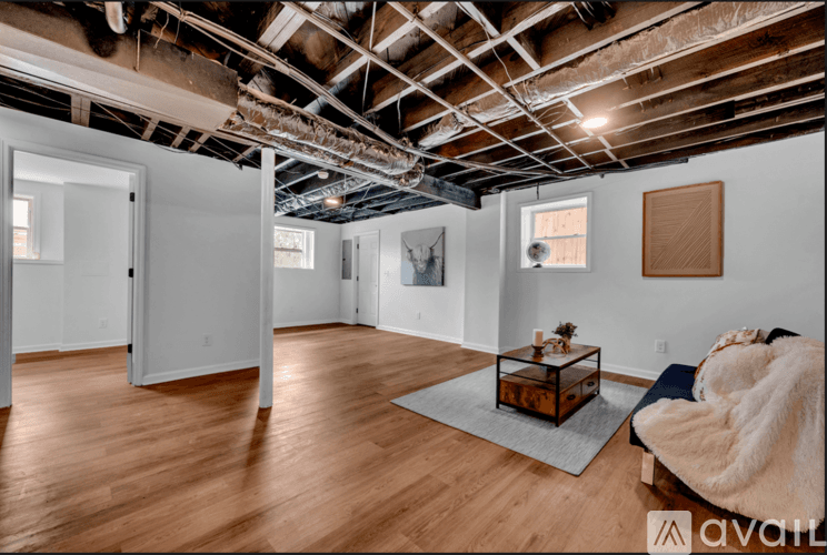Birmingham House: 917 S Forrest Dr