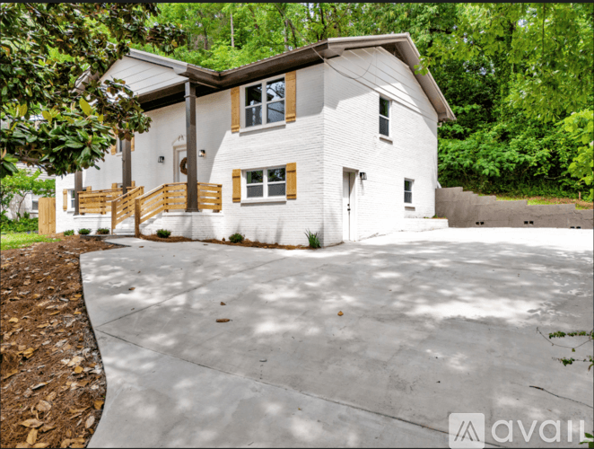 Birmingham House: 917 S Forrest Dr