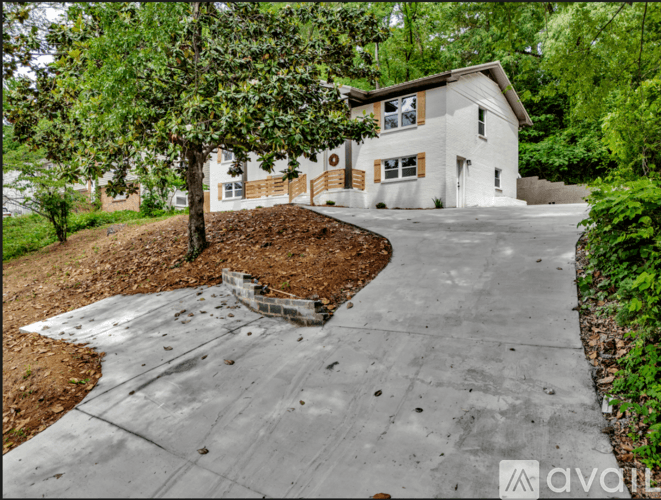 Birmingham House: 917 S Forrest Dr