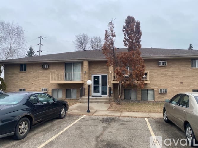 St. Cloud Apartment: 316 33rd Ave N