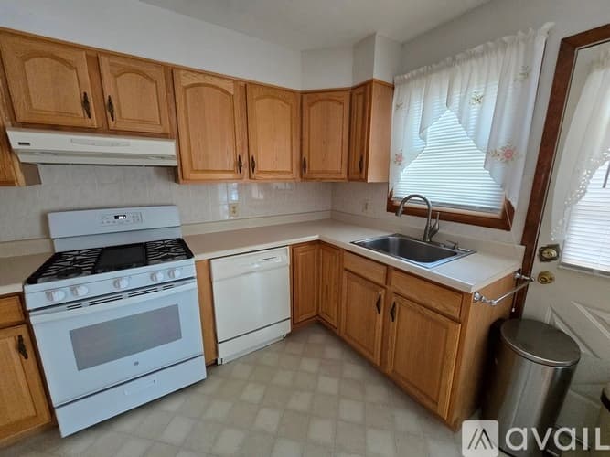 Sullivan County House: 62 Pucky Huddle Rd
