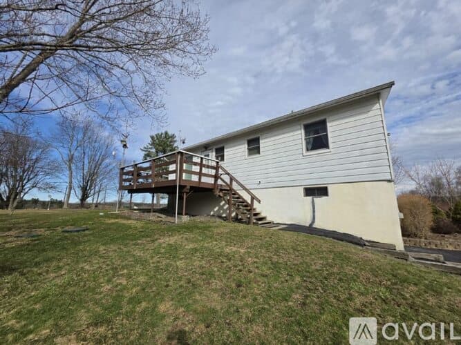 Sullivan County House: 62 Pucky Huddle Rd