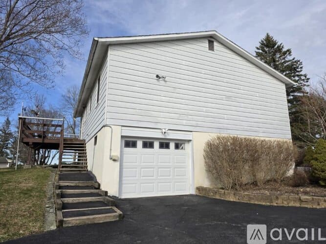 Sullivan County House: 62 Pucky Huddle Rd