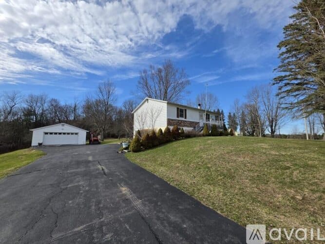 Sullivan County House: 62 Pucky Huddle Rd