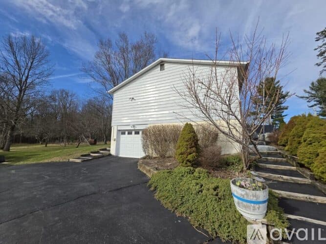 Sullivan County House: 62 Pucky Huddle Rd