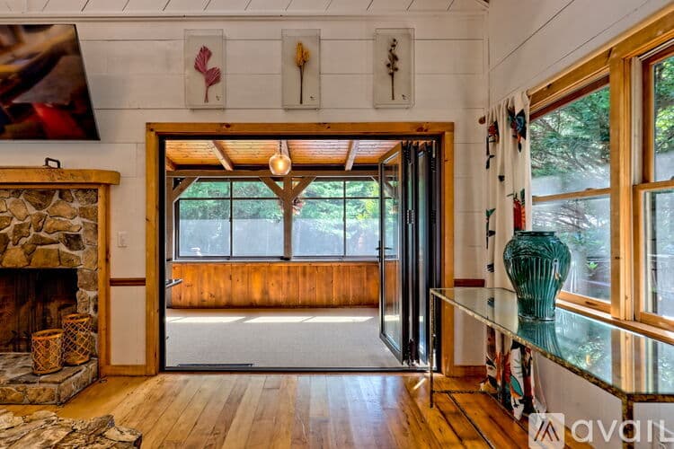 Clayton House: 32 Hill Camp Ln