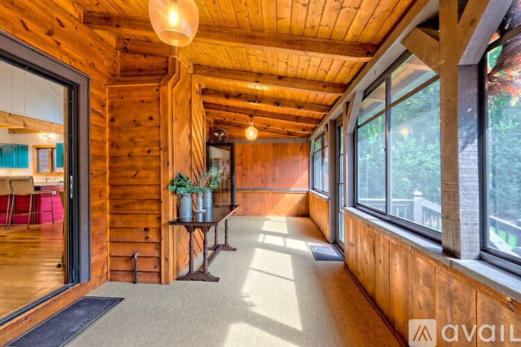 Clayton House: 32 Hill Camp Ln
