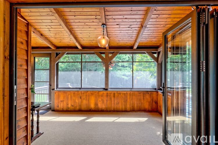 Clayton House: 32 Hill Camp Ln