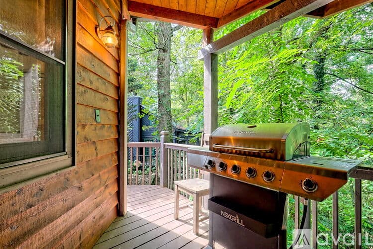 Clayton House: 32 Hill Camp Ln