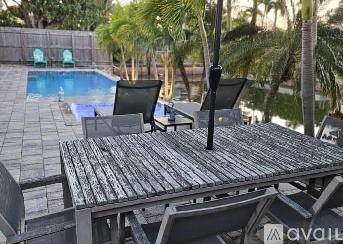 Oakland Park House: 1773 NW 37th St