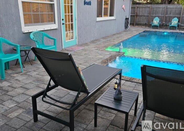 Oakland Park House: 1773 NW 37th St