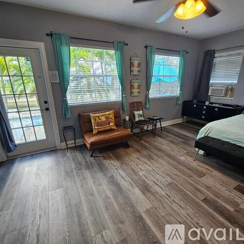 Oakland Park House: 1773 NW 37th St