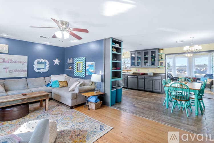 Chattanooga House: 2419 Jenkins Rd