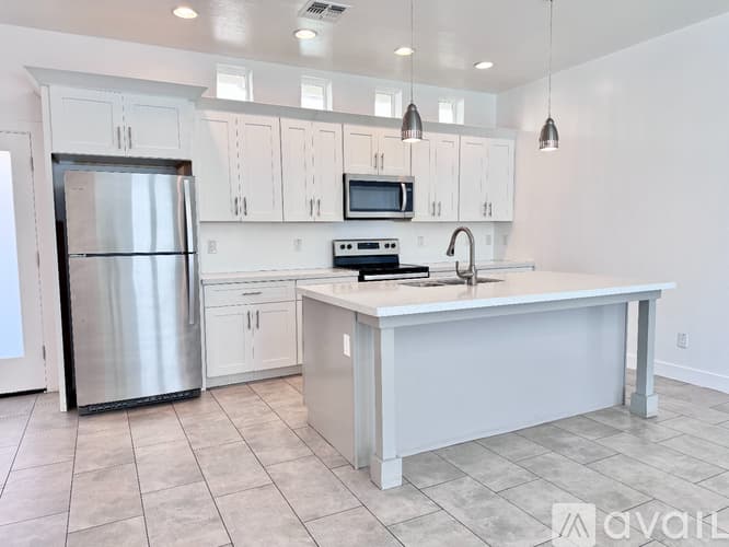 Phoenix Apartment: 3000 N 37th St