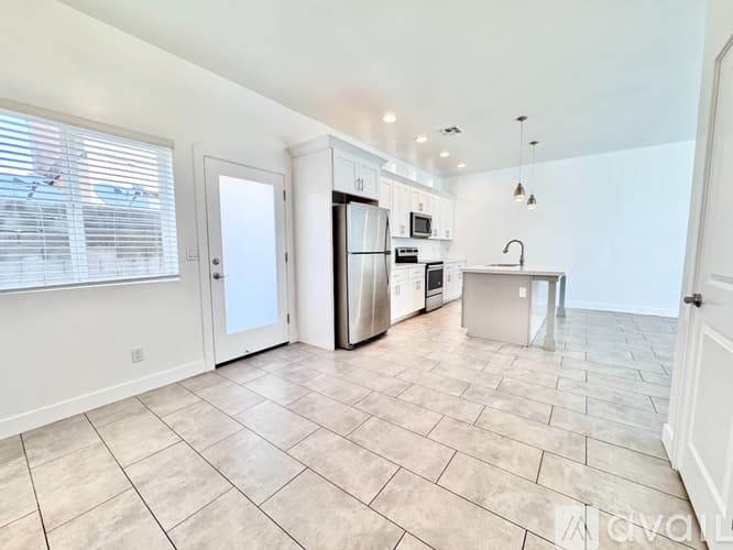 Phoenix Apartment: 3000 N 37th St