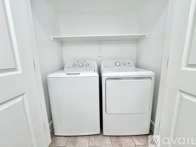 Phoenix Apartment: 3000 N 37th St