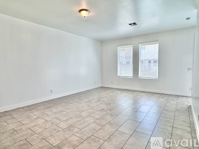 Phoenix Apartment: 3000 N 37th St