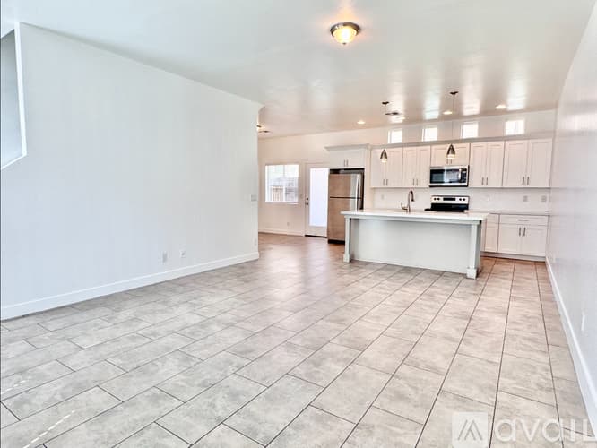 Phoenix Apartment: 3000 N 37th St