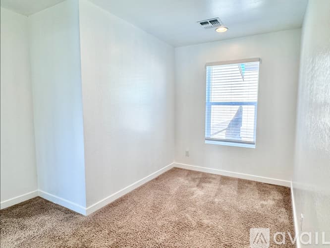 Phoenix Apartment: 3000 N 37th St