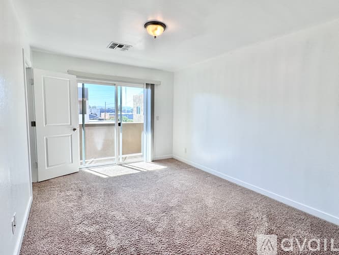 Phoenix Apartment: 3000 N 37th St