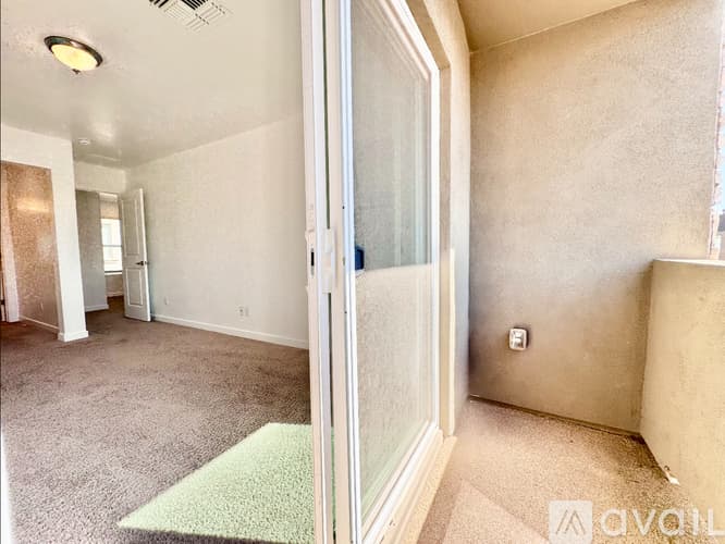 Phoenix Apartment: 3000 N 37th St