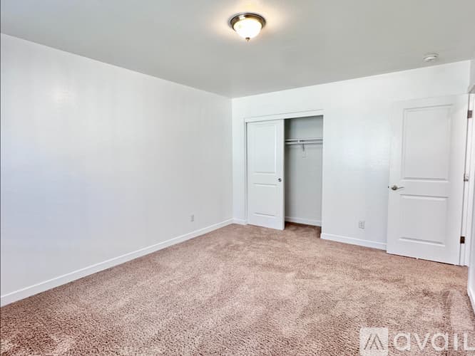 Phoenix Apartment: 3000 N 37th St