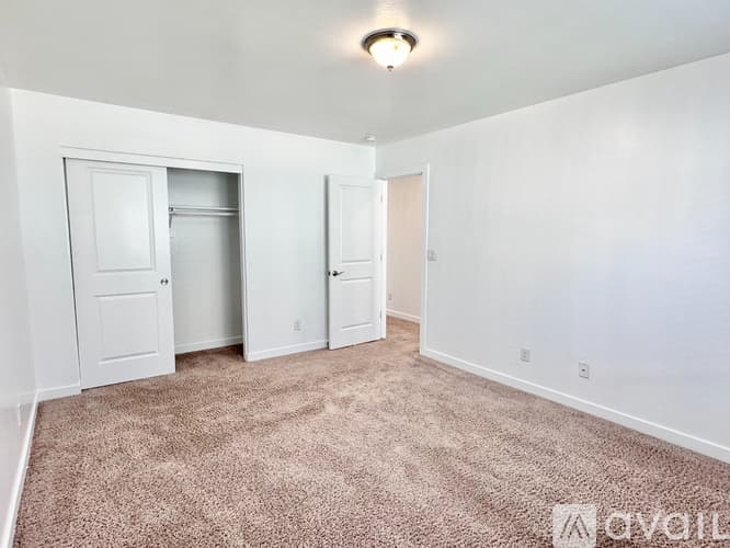 Phoenix Apartment: 3000 N 37th St