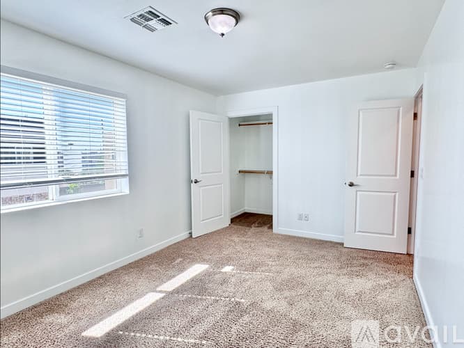 Phoenix Apartment: 3000 N 37th St