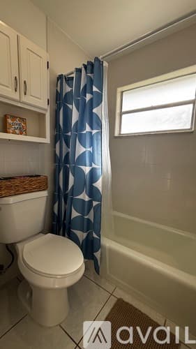 Melbourne House: 678 Tupelo Drive