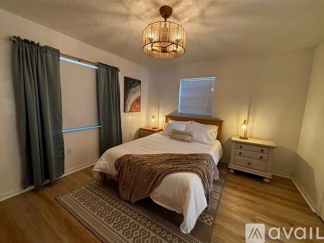 Melbourne House: 678 Tupelo Drive