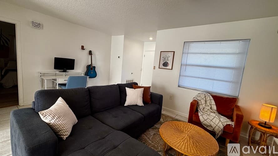Melbourne House: 678 Tupelo Drive