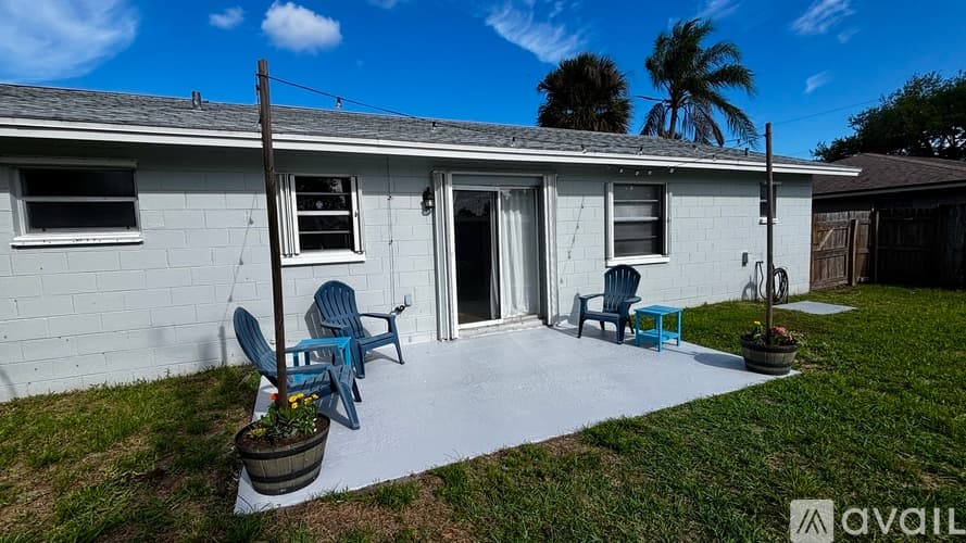 Melbourne House: 678 Tupelo Drive