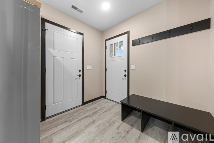 Mankato Apartment: 3200 Noble Dr