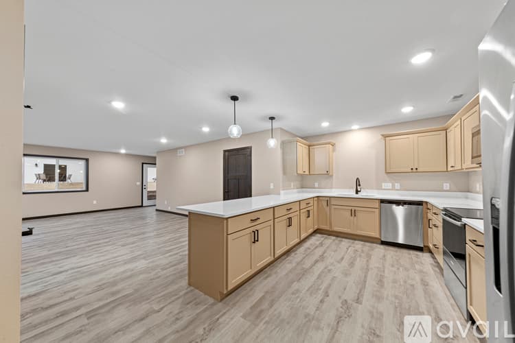 Mankato Apartment: 3200 Noble Dr