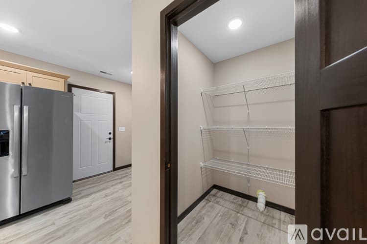 Mankato Apartment: 3200 Noble Dr