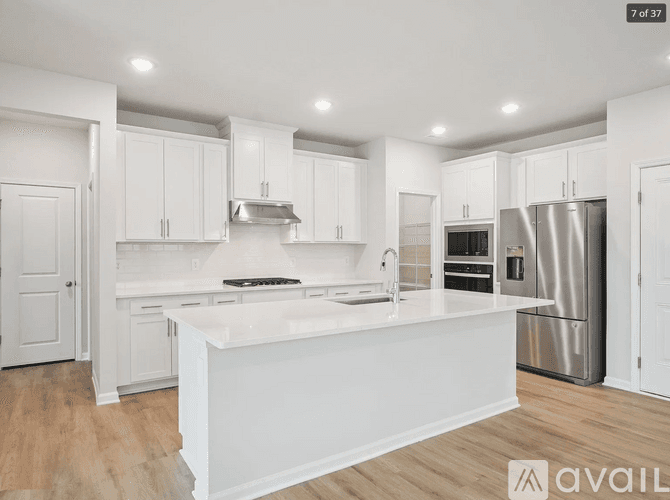 Garner House: 633 Red River Dr
