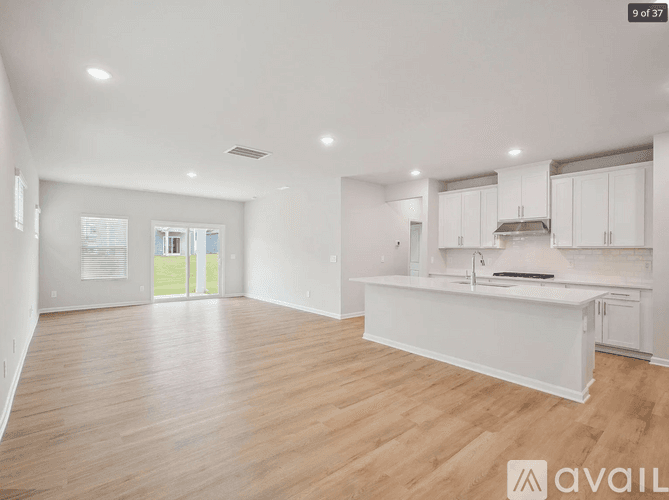 Garner House: 633 Red River Dr
