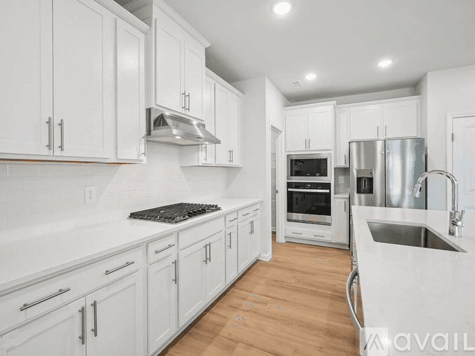 Garner House: 633 Red River Dr
