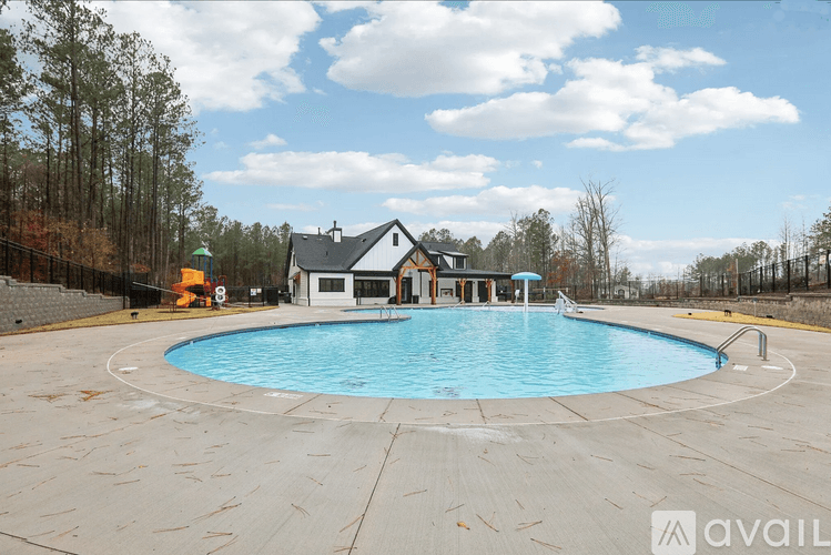 Garner House: 633 Red River Dr