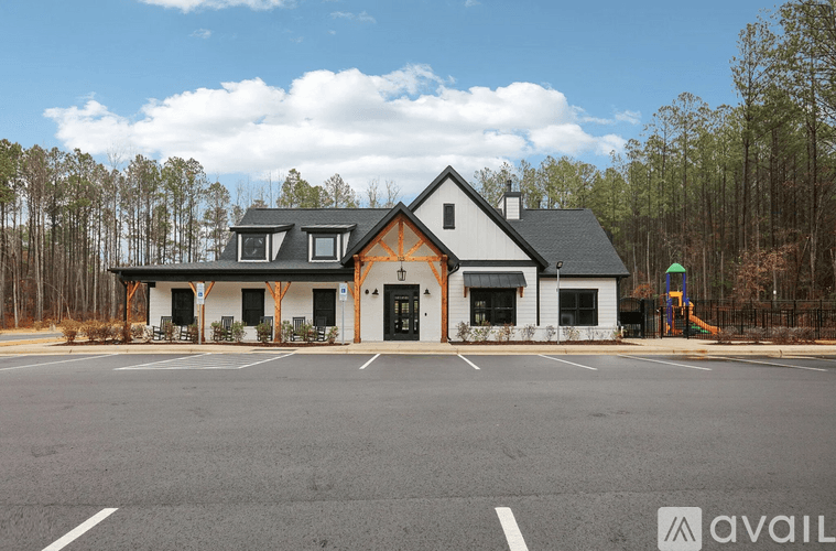 Garner House: 633 Red River Dr