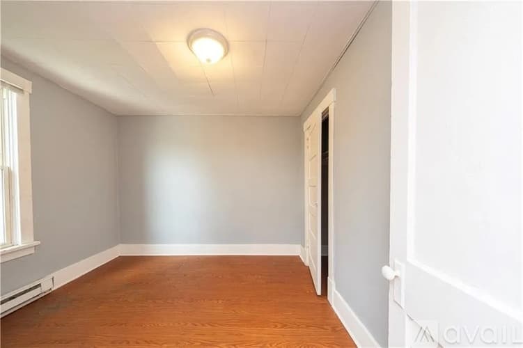 Butler Apartment: 115 Spring Street