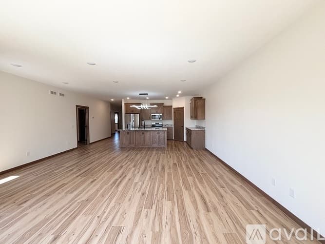 Richmond Townhome: 575 Main St W