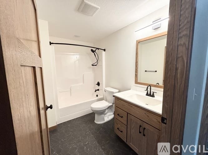 Richmond Townhome: 575 Main St W