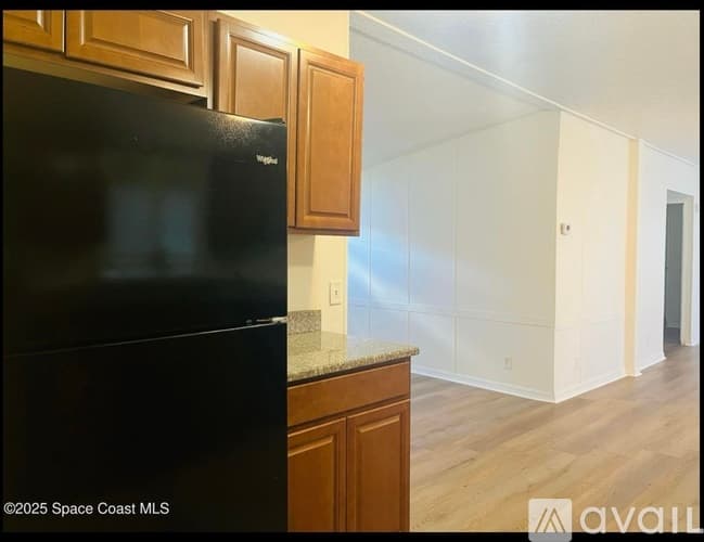 Cocoa House: 1641 Ridge Drive