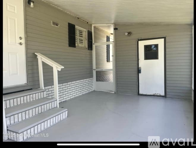 Cocoa House: 1641 Ridge Drive