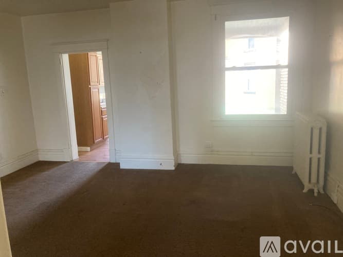Jeannette Apartment: 11 Cuyler Ave