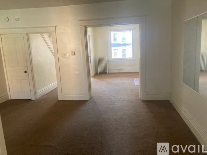 Jeannette Apartment: 11 Cuyler Ave