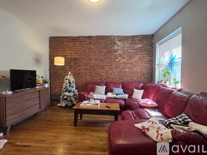 Brookline Apartment: 15 Stearns Rd